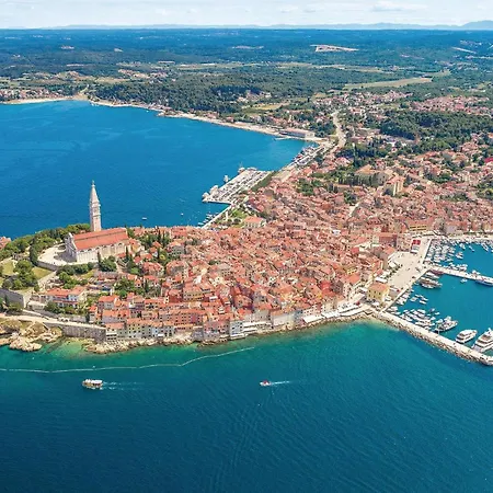 3 Bedroom Amazing In Daire Rovinj