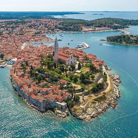 3 Bedroom Amazing In Daire Rovinj