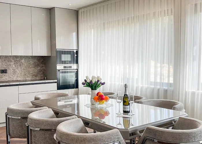 3 Bedroom Cozy In Rovinj